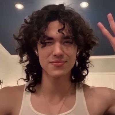 @henrymoodieuk @aikomakesmusic @ChappellRoan @ONEOKROCK_japan @halsey @conangray @raye @laufey @oliviarodrigo @SabrinaAnnLynn @troyesivan | conecorey | utdr