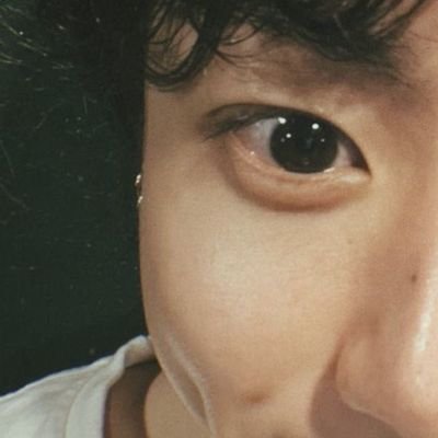 1126611 @BTS_twt •
sky always gives us the reasons to live- namjoon◜ᴗ◝