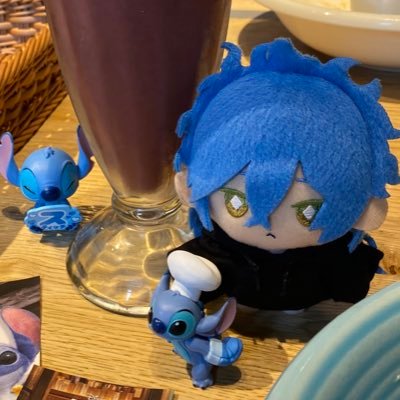25↑ /ペット•喫煙者無/ twst💀etc /Disney / にじさんじ (本人周辺B済) / ジョジョ etc… *現地でのお手渡し時はリトリン不要です◎たまに雑多あります