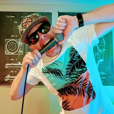 theRLLR's profile picture. DnB Business.