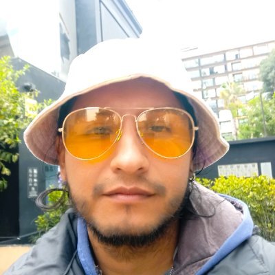 Traveler, vlogger and dread maker | Photographer 📸follow me on Youtube like Adventure Travelblogs https://t.co/SajPctT84j