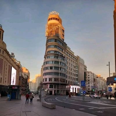 boris29crak's profile picture. cuándo se es joven se es joven para siempre 😌