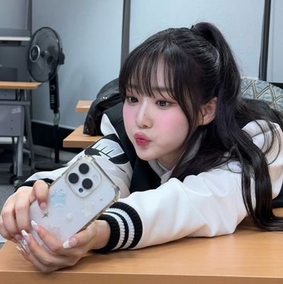 빛나는 미완의 거친 반향 New 패러다임
#tripleS