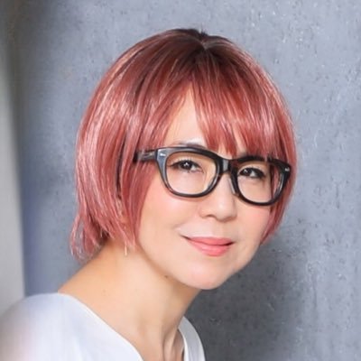 小説家|『愚か者の身分』でデビュー。同作が映画化🎬2025年10月24日全国ロードショー!andコミカライズ化!📚既刊『マルチの子』『無年金者ちとせの告白』『フラワー・チャイルド』🕊️ケルンの会。🐶とウルフルズのマニア会員。新米ウルフリィ🎵hair&makeは20年選手