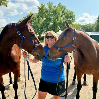 Harness Racing 🐴
Photographer, Writer, Artist, and Pre-Med
📸✏️🎨🩺