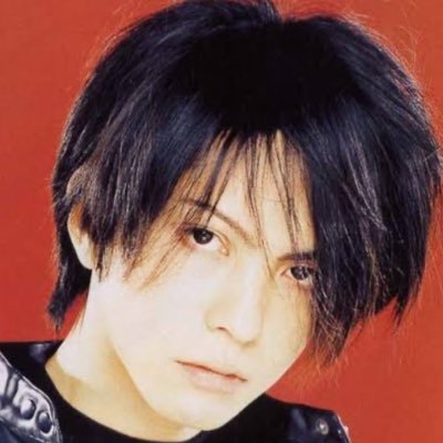 19歳のゲイ。診断済みASD・ADHD。精神障害者手帳2級。ラルクばっかり聴いてます。独り言を垂れ流すアカウントです。情緒不安定気味。4種類の薬を飲みながら細々と生きてます。
