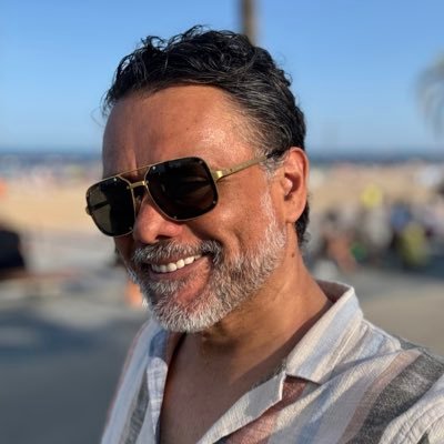 Cuenta para promoción de otras redes y contenidos de Vic García. Ya en Tik Tok vicgarcianow y Desde La Barra en Spotify y Apple Podcasts.