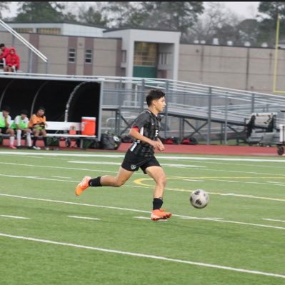 JWhite50832's profile picture. Kingwood Park HS 2026 | GPA: 3.75/4.0 Midfielder, Defender