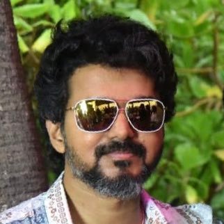 அவனவன் சிறகுகளின் வலிமைக்கேர்ப்ப அவனவன் ஆகாயத்தை அடைவான்.. தளபதி விஜய் மிகவும் பிடிக்கும்.