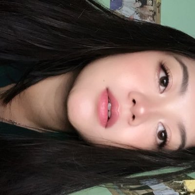 shnnnayyy's profile picture. I feel so lonely even when I'm in a crowd.