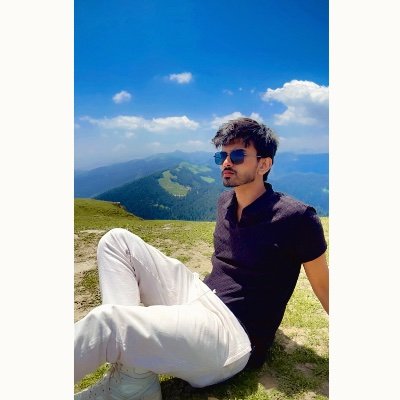 manish826's profile picture. 