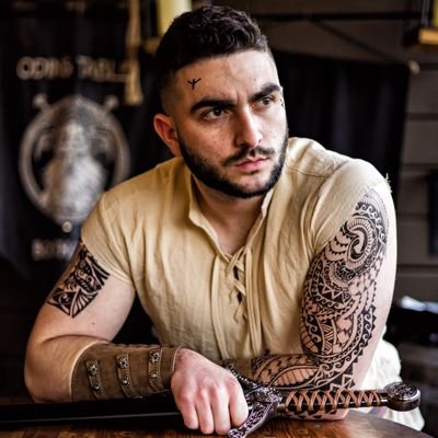 King of Vikings 🪓
$10k ➡️ $300k in 18 months
All my trades are verified on AfterHour.
Ragnar’s stock portfolio:
https://t.co/W9zMm6mFuO