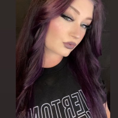 32. 📍Jacksonville Florida ❣️Irish/Russian Queen☘️ 💚Instagram cakezfordayzk Snapchat greeneyewonder