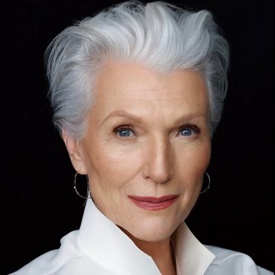 Bestselling international Author of A woman Makes A Plan 📖 Doctor of Dietetics 👩🎓Supermodel 🤨 💃#itsGreatTobe79 Manager:anna@mayemusk.com