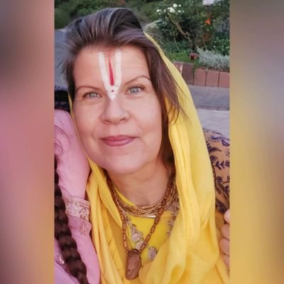 Disciple & Brahmacharini of Paramahamsa Sri Swami Vishwananda Bhakti Marga
