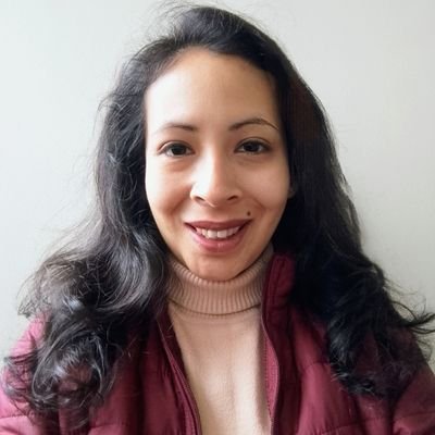 Traductora, melómana, cinéfila, aficionada a los idiomas, a la lectura, al Internet y a los programas de televisión.