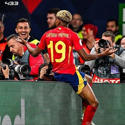 UsmaNOTnerd's profile picture. Just a Lionel Andres Messi's fanboy......