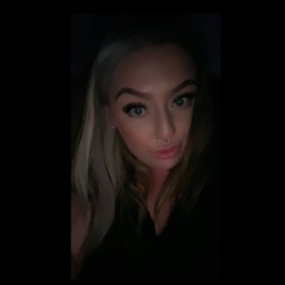 ThisLittlePinki's profile picture. British 🇬🇧 Foot Fetish & FinDom 😈 UK Size 7 👣 Highly Addictive Bratt You Can’t Afford 🙄 💸 Pleas Check Out My Wishlist & Show Some Appreciation 😏💚