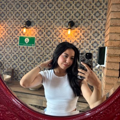 Deja q todo fluya y si no sale como quieres tienes toda una vida para volverlo a intentar 🪬