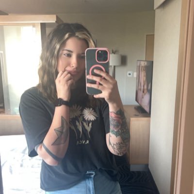 18+ | USA | pay to speak ♡ formerly @ midnightkayla | simp collector ⛓️