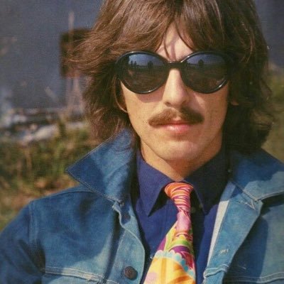 H3YBULLD0G's profile picture. george harrison lovebot | bassist