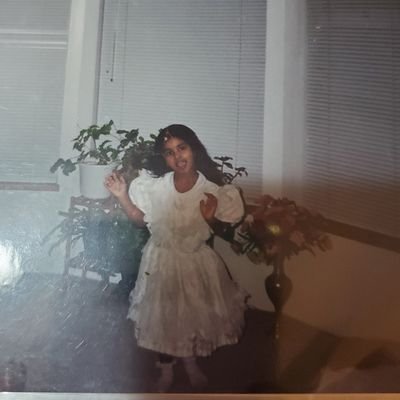 booksandchai247's profile picture. pencil pusher