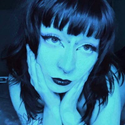 eerie/fae/bug • 25 • it/they/he • asexual/queer • mdni • clown ass • blue boy • horrortwt • filmtwt • stoner • bug lover • @CLOWNCXNT (NSFW)