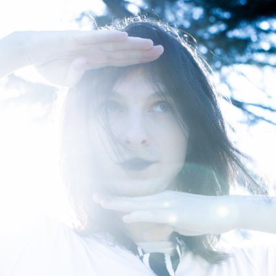 its_locksi's profile picture. I feel like a creature
also in @gemeomusic