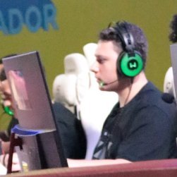 Professional CS2 player for - Former W7M, BURN
Livezinha: https://t.co/ZdbzHbYaXH e https://t.co/J4KQ34qUJC