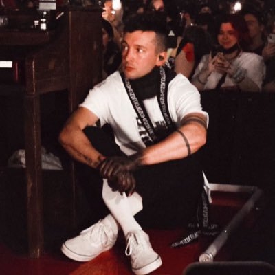 RubysCarRadio's profile picture. if you like tøp, mcr, ptv, or sws let’s be mutuals :)