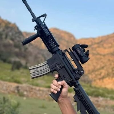 نحن الذین بایعوا محمدا *علی الجهادمابقیناابدا
