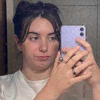 bel (@gloss0m) 's Twitter Profile
