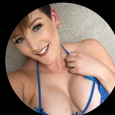 Follow
@hannahbrooks25
for all my latest fun and frolics xxx