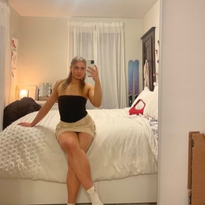 step into lala land 🍭🍭 | Findom | 18+ | i don’t speak for free. backup @lalasbank