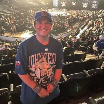 Hello my name is Derich. I am a die hard Detroit sports fan. I am a Playstation fan. I live in Michigan. I have 3 cats and 2 dogs. I play highschool baseball