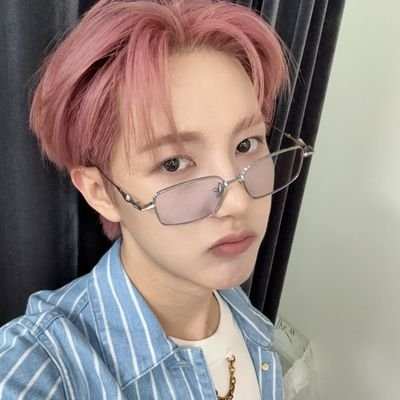 stop asking me 'wyd' im literally thinking abt #RENJUN ꐦ •᷅ࡇ•᷄) 🗯️