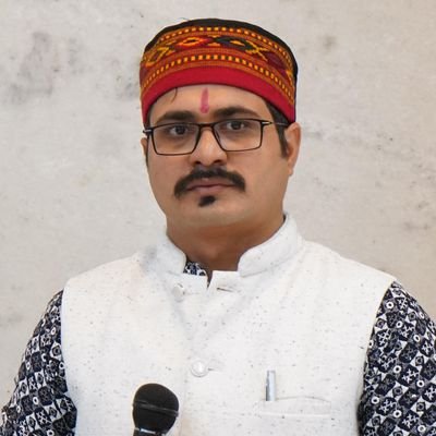 राष्ट्रधर्म पर चोट लगे तो,दर्द कलम से लिखता हू,
कोई जब हद पार करे तो,शब्दबाण से लड़ता हूँ.
नमस्ते सदा वत्सले मातृभूमे 🚩
राष्ट्रीय महामंत्री युवा शाखा : BSS🚩