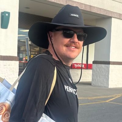 thehawkinslife's profile picture. Husband and Father | Addicted to 🏌🏼