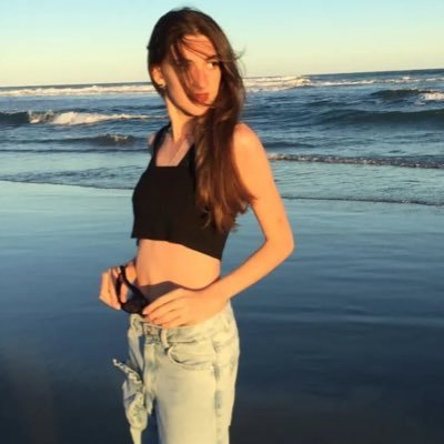 julietdamiano's profile picture. Modelo, swiftie y tinista🤍