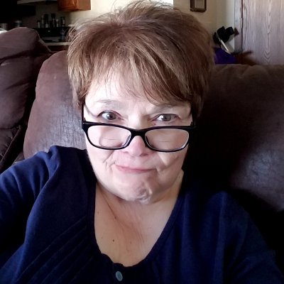 Former writer, current Editor-CatMom-AdultKidMom-craftsyperson-retweeter! Love fresh brewed coffee with French Vanilla creamer.