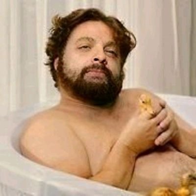 Napoletano di natali, fede ed appartenenza
DISCLAIMER: qui si fa ironia (o almeno ci si prova). Se non la capisci/gradisci passa avanti 🖖 (e salutame a soreta)