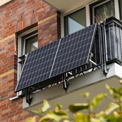 Queremos promover, impulsar y legalizar la instalación de placas solares con baterias en balcones.
Firma la nuestra petición: https://t.co/Zcq6Pgjoqm