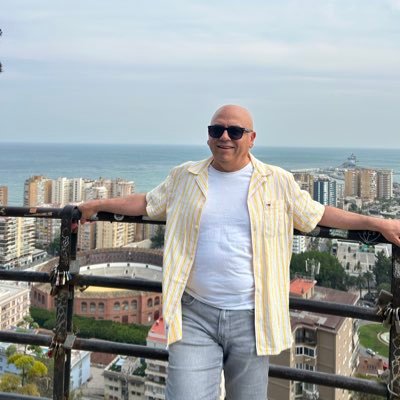يابلادي لا تنامي فالشعوب لاتموت ،وان سقطت من الشجر الورقة،يبقى الجذر والنبع والقوت.