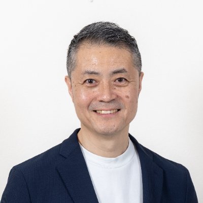 株式会社キャリアリーダーシップラボ代表取締役 20代でインドネシアにて就業。帰国後食品メーカで経営企画、生産管理に従事しながら学習し続ける重要性に気づき、簿記、行政書士、中小企業診断士資格取得後、経営コンサルティング会社に転職。プロティアン・キャリア協会 認定ファシリテーター、京都府立大学非常勤講師(キャリアデザイン)