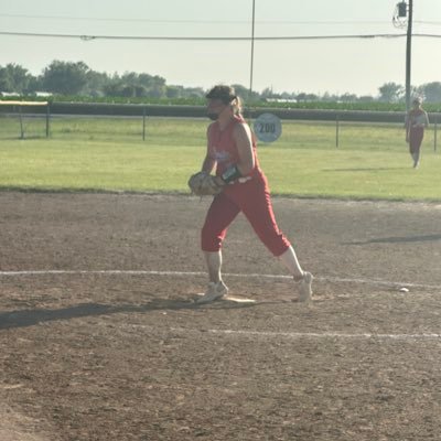 hannah_pikus05's profile picture. Southside smoke softball -16u Gardner #5/Pitcher/3B/1B/Epchs’27/ 4.403 GPA/varsity softball #14/hpikus@evergreenpark.org