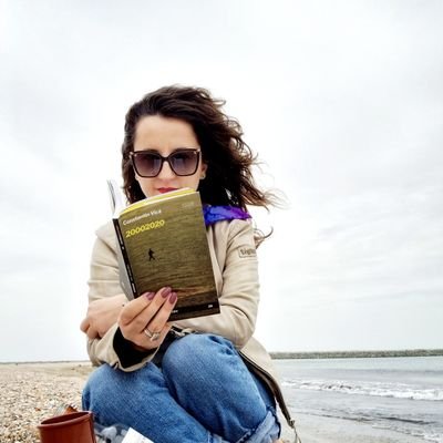 Teaching, learning, advising, writing. Sometimes ghostwriting. On #Moldova, #Russia, #EaP, #Security.
Most of the time, living.
L'impossible c'est moi.