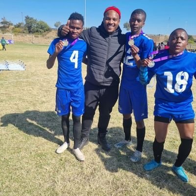 isaac_khithika's profile picture. my father, my hero ❤🖤