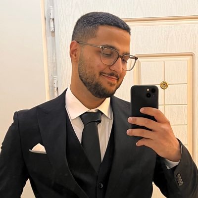 _s0b3r_'s profile picture. برنامه‌نویس جلوی دیوار