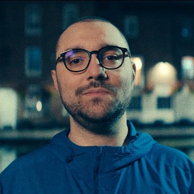 I make movies & commercials, and I like to take photos.
Sometimes I shoot film.
My pics: https://t.co/8t70PNIuSk