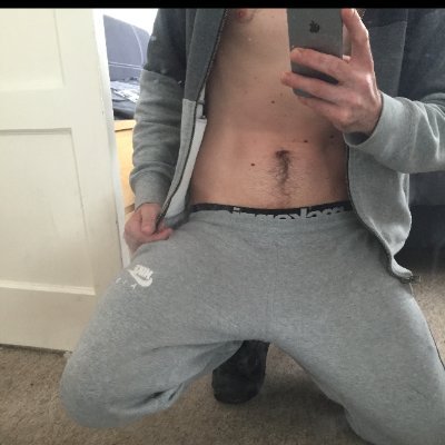 🇬🇧 Hung bi lad 22 in SE LDN.
Gypo chav tradie workin all ova UK.
Dads & gingas to the front